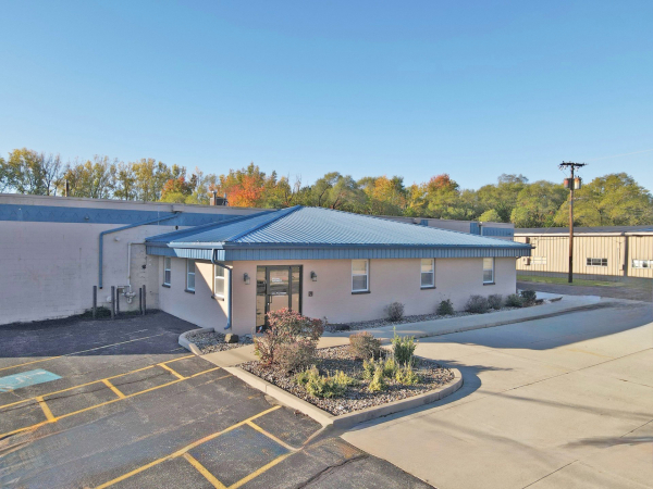 2135 Industrial Pkwy