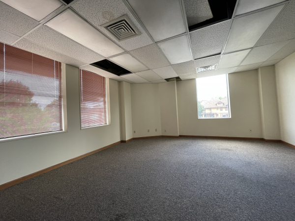 315 - 319 W Jefferson Blvd