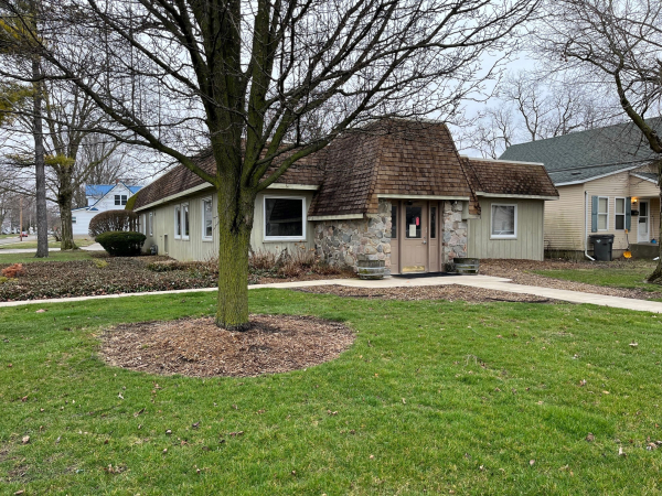 357 N Nappanee St