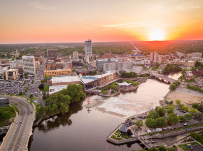 823 E Jefferson Blvd