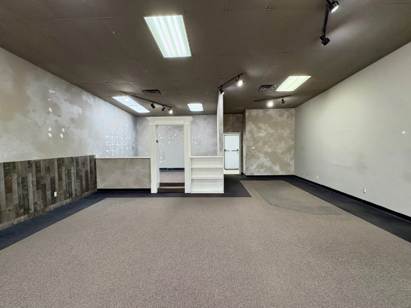 Poplar Court Shopping Center